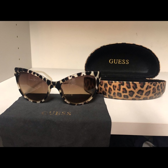 Guess Accessories - GUESS sunglasses Guess Accessories - GUESS sunglasses